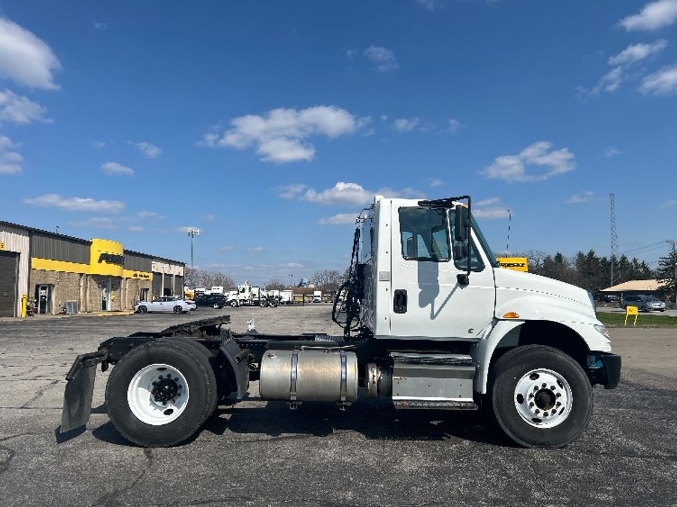 Day Cab Tractor-Heavy Duty Tractors-International-2019-4400-Elkhart-IN-131,461\n\t\tmiles-$ 46,000 - Image 8