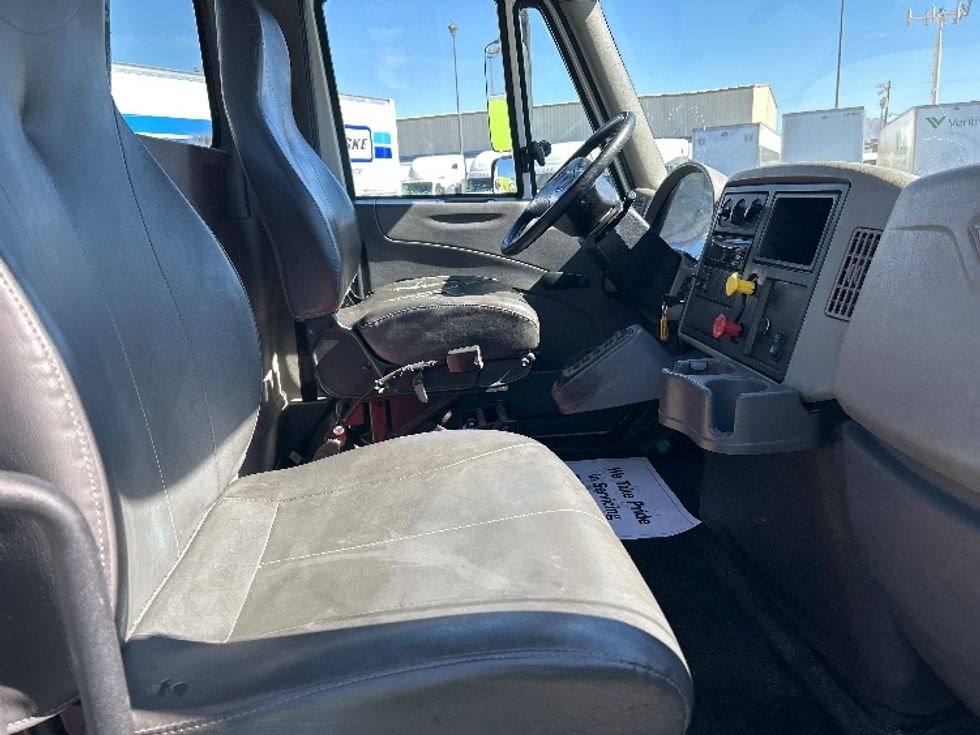 Day Cab Tractor-Heavy Duty Tractors-International-2019-4400-Las Vegas-NV-85,193\n\t\tmiles-$ 60,500 - Image 13