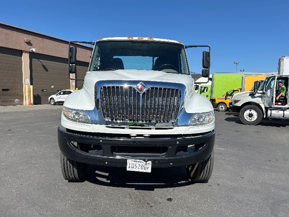 Day Cab Tractor-Heavy Duty Tractors-International-2019-4400-Las Vegas-NV-85,193\n\t\tmiles-$ 60,500 - Image 2