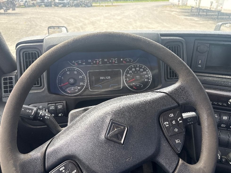 Day Cab Tractor-Heavy Duty Tractors-International-2019-LT625-Akron-OH-351,125\n\t\tmiles-$ 28,750 - Image 11