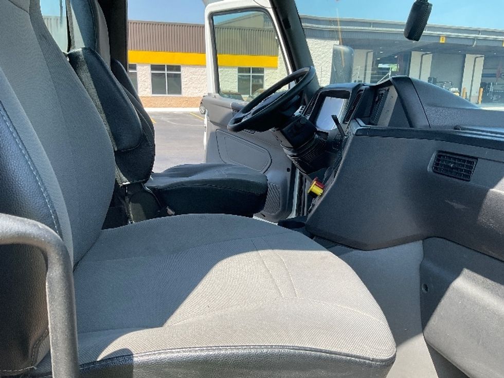 Day Cab Tractor-Heavy Duty Tractors-International-2019-LT625-Akron-OH-381,274\n\t\tmiles-$ 27,250 - Image 11