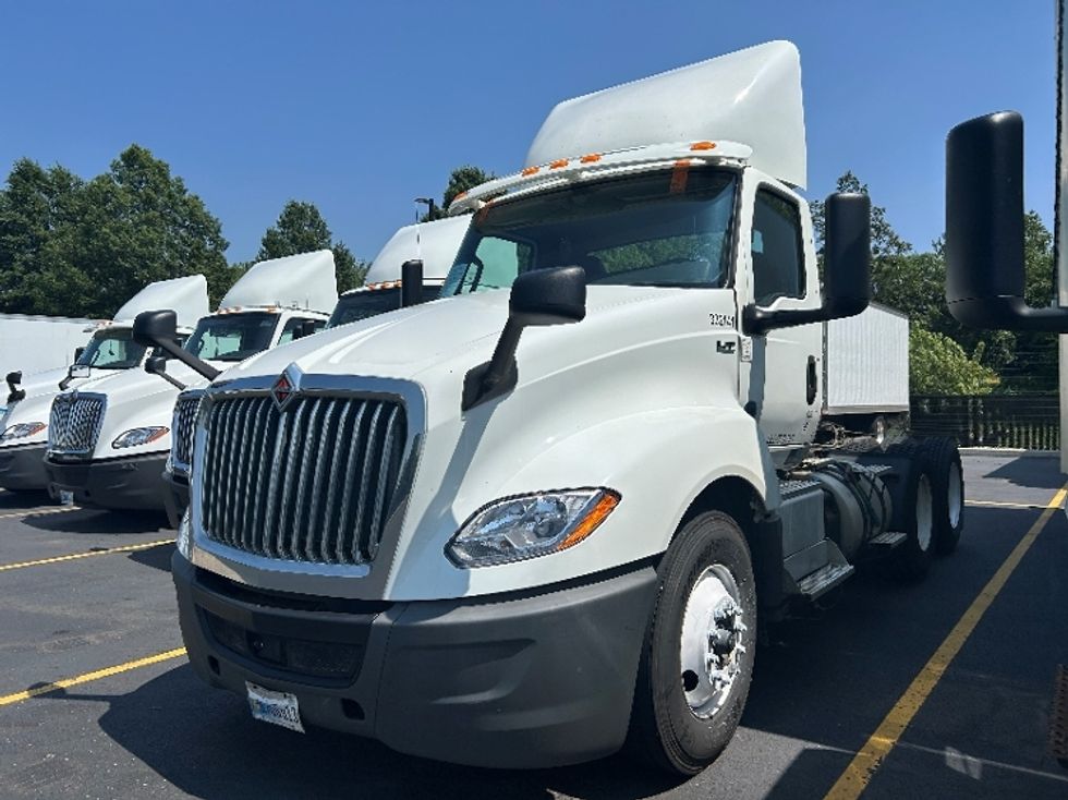 Day Cab Tractor-Heavy Duty Tractors-International-2019-LT625-Akron-OH-381,274\n\t\tmiles-$ 27,250 - Image 3