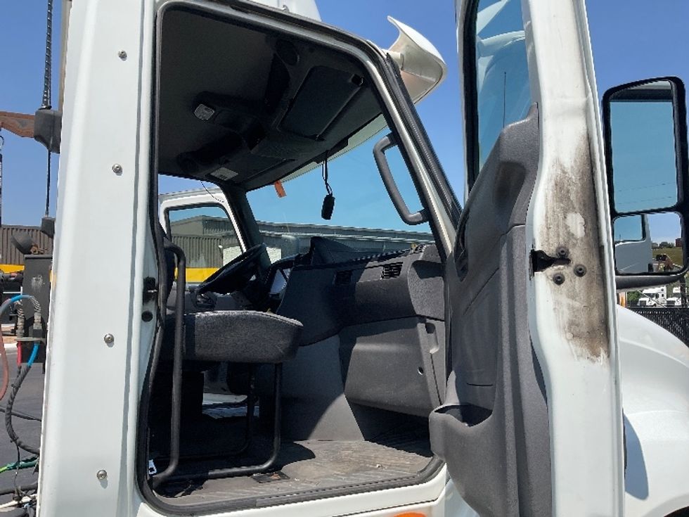 Day Cab Tractor-Heavy Duty Tractors-International-2019-LT625-Akron-OH-381,274\n\t\tmiles-$ 27,250 - Image 9