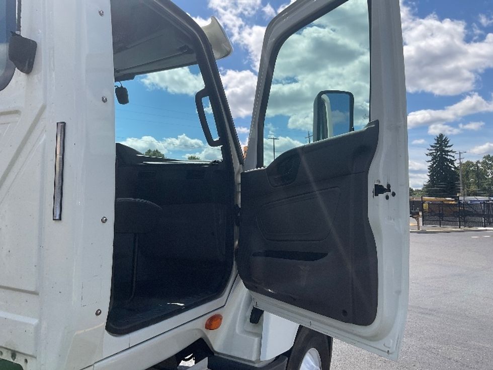 Day Cab Tractor-Heavy Duty Tractors-International-2019-LT625-Akron-OH-403,171\n\t\tmiles-$ 26,000 - Image 12