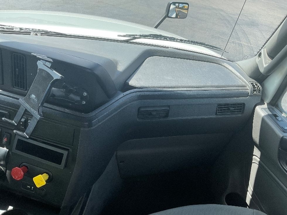 Day Cab Tractor-Heavy Duty Tractors-International-2019-LT625-Akron-OH-403,171\n\t\tmiles-$ 26,000 - Image 13