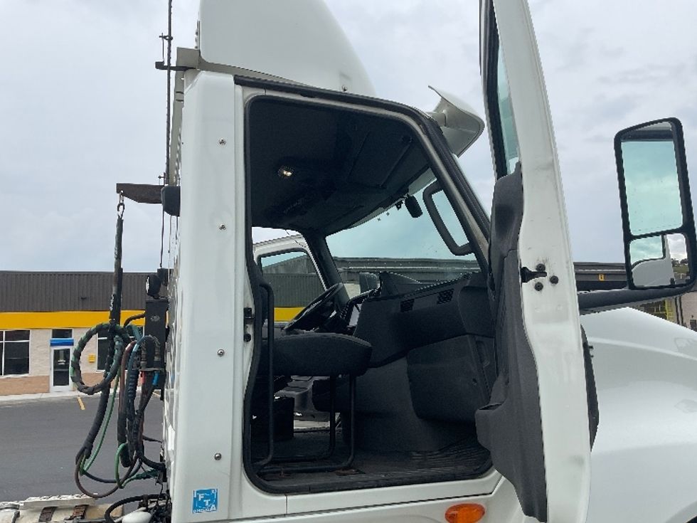 Day Cab Tractor-Heavy Duty Tractors-International-2019-LT625-Akron-OH-425,815\n\t\tmiles-$ 23,500 - Image 12