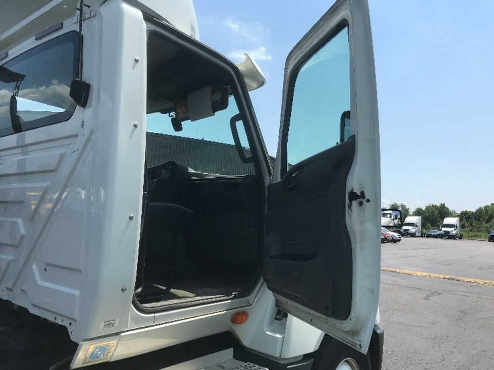 Day Cab Tractor-Heavy Duty Tractors-International-2019-LT625-Akron-OH-450,899\n\t\tmiles-$ 21,750 - Image 11