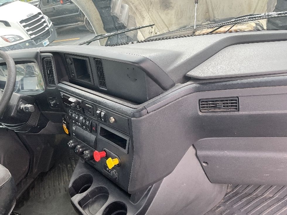 Day Cab Tractor-Heavy Duty Tractors-International-2019-LT625-Akron-OH-567,173\n\t\tmiles-$ 22,750 - Image 13