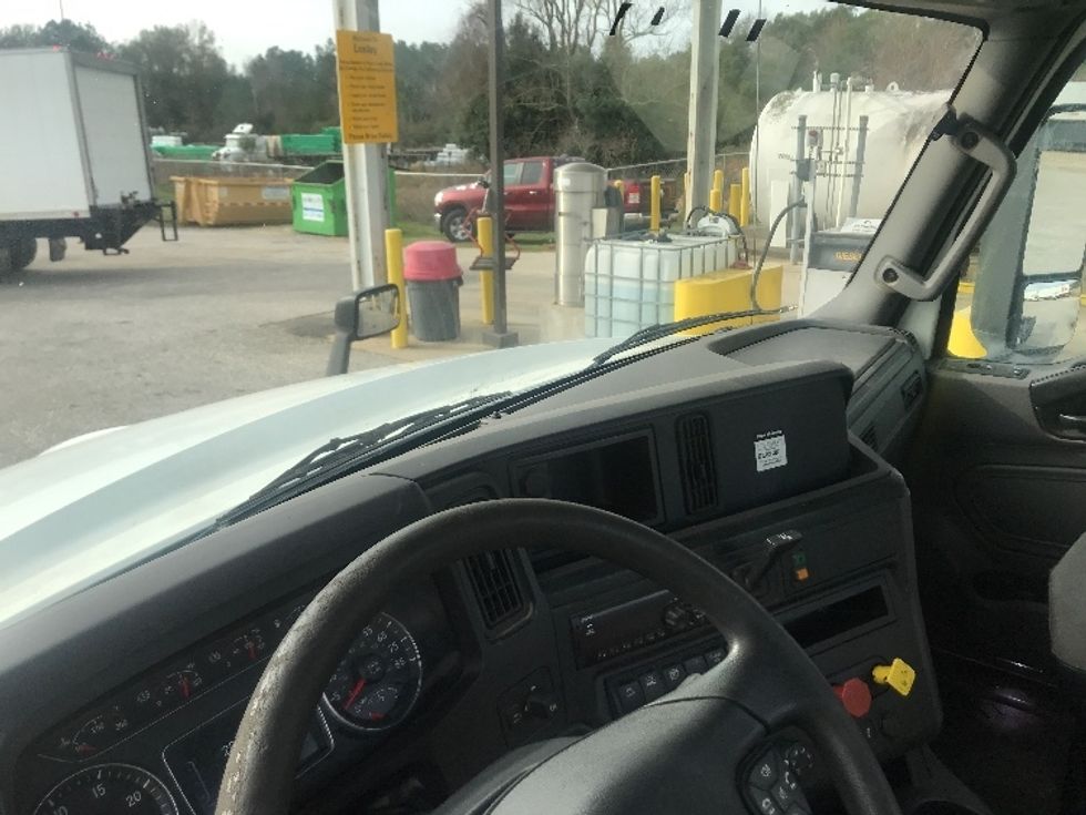 Day Cab Tractor-Heavy Duty Tractors-International-2019-LT625-Albany-GA-301,898\n\t\tmiles-$ 26,500 - Image 10