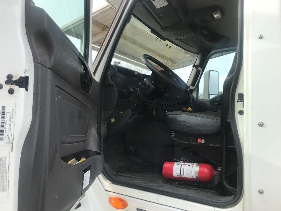 Day Cab Tractor-Heavy Duty Tractors-International-2019-LT625-Albany-GA-301,898\n\t\tmiles-$ 26,500 - Image 9