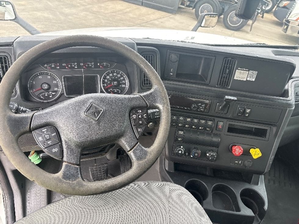 Day Cab Tractor-Heavy Duty Tractors-International-2019-LT625-Arlington-TX-258,966\n\t\tmiles-$ 29,750 - Image 11