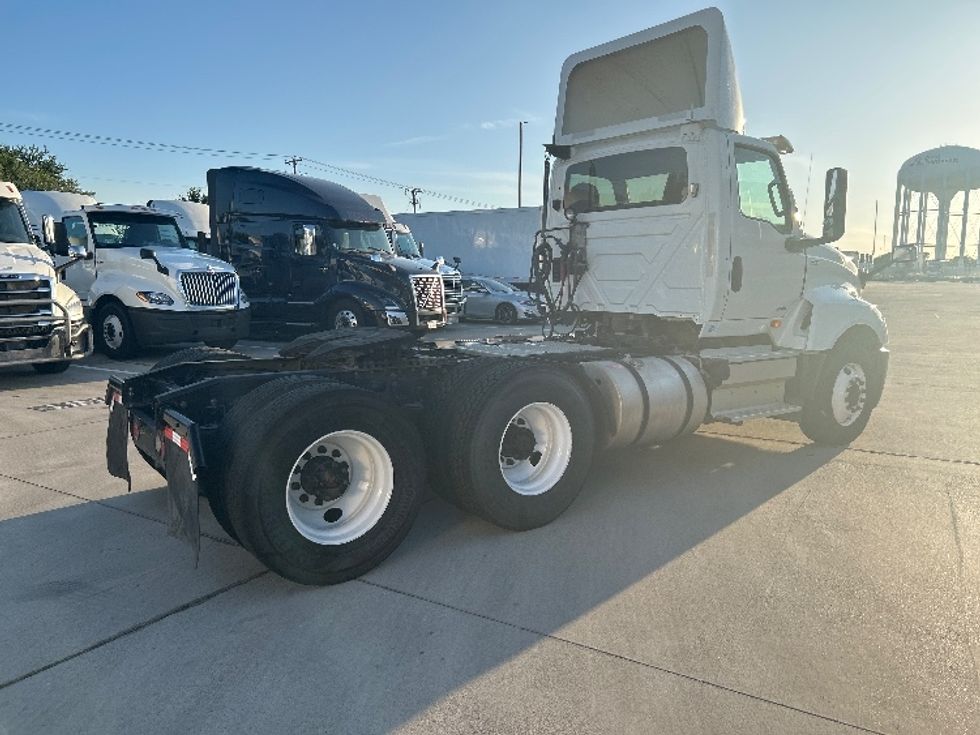 Day Cab Tractor-Heavy Duty Tractors-International-2019-LT625-Arlington-TX-258,966\n\t\tmiles-$ 29,750 - Image 7