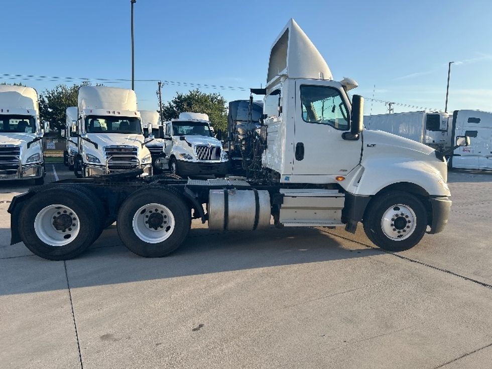 Day Cab Tractor-Heavy Duty Tractors-International-2019-LT625-Arlington-TX-258,966\n\t\tmiles-$ 29,750 - Image 8