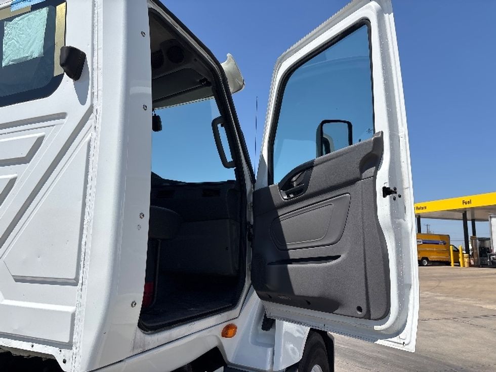 Day Cab Tractor-Heavy Duty Tractors-International-2019-LT625-Arlington-TX-266,189\n\t\tmiles-$ 28,000 - Image 12