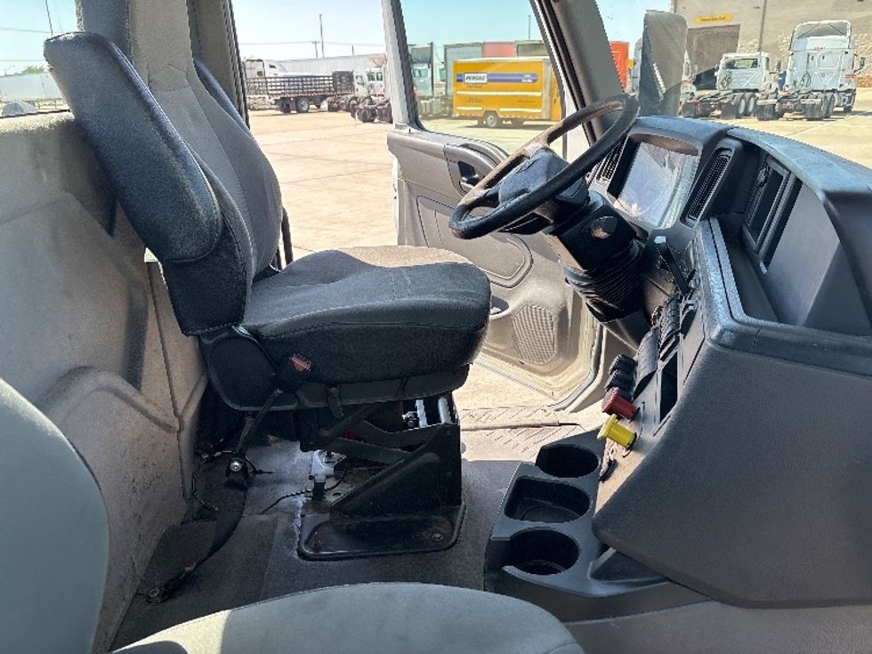 Day Cab Tractor-Heavy Duty Tractors-International-2019-LT625-Arlington-TX-266,189\n\t\tmiles-$ 28,000 - Image 14