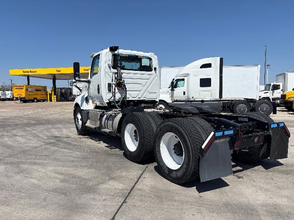 Day Cab Tractor-Heavy Duty Tractors-International-2019-LT625-Arlington-TX-266,189\n\t\tmiles-$ 28,000 - Image 5