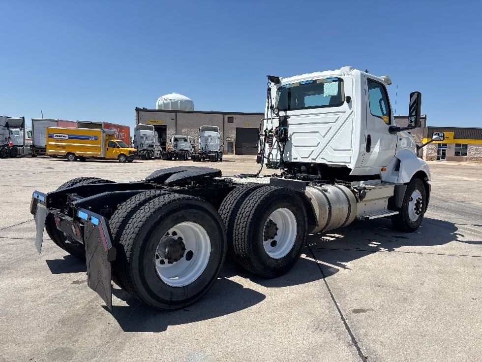Day Cab Tractor-Heavy Duty Tractors-International-2019-LT625-Arlington-TX-266,189\n\t\tmiles-$ 28,000 - Image 7