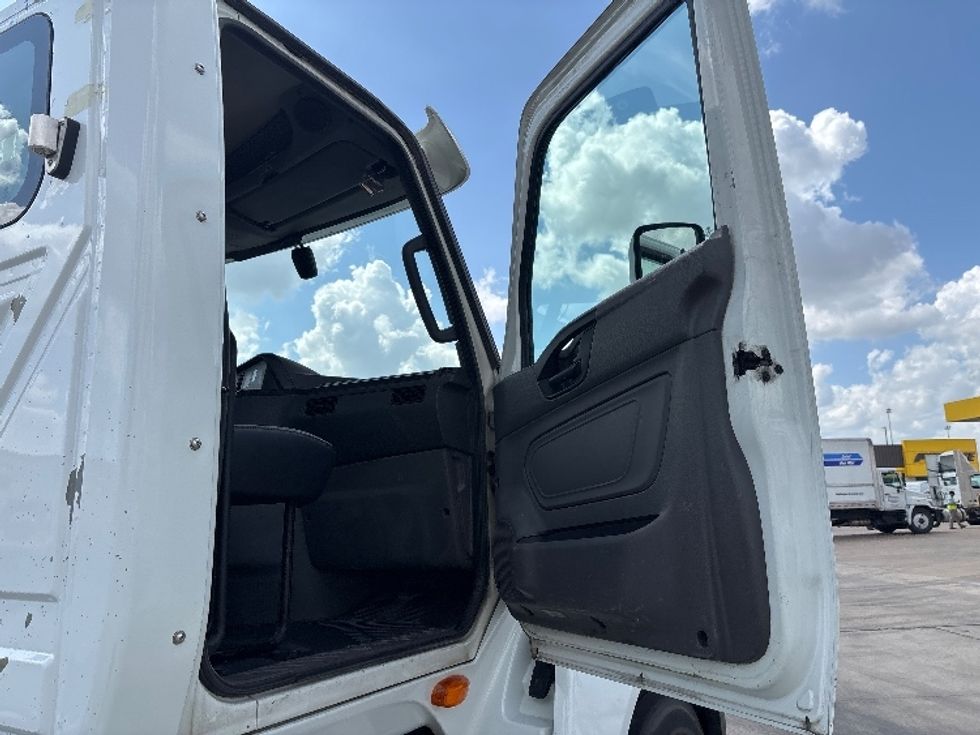 Day Cab Tractor-Heavy Duty Tractors-International-2019-LT625-Arlington-TX-281,904\n\t\tmiles-$ 26,750 - Image 12