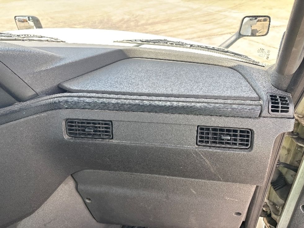 Day Cab Tractor-Heavy Duty Tractors-International-2019-LT625-Arlington-TX-281,904\n\t\tmiles-$ 26,750 - Image 13