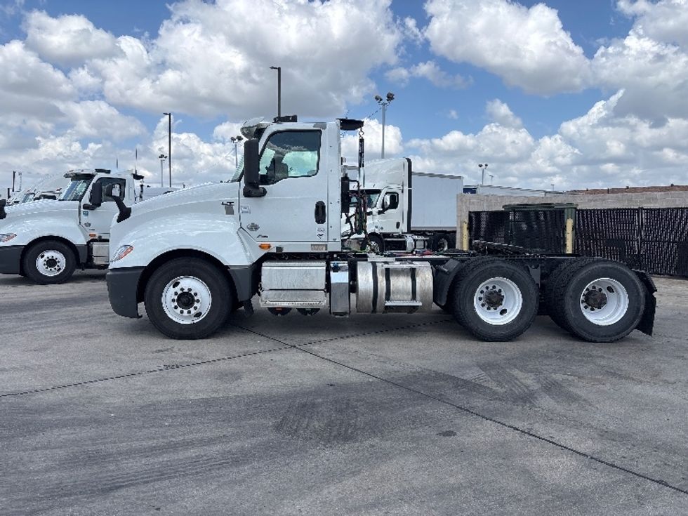 Day Cab Tractor-Heavy Duty Tractors-International-2019-LT625-Arlington-TX-281,904\n\t\tmiles-$ 26,750 - Image 4