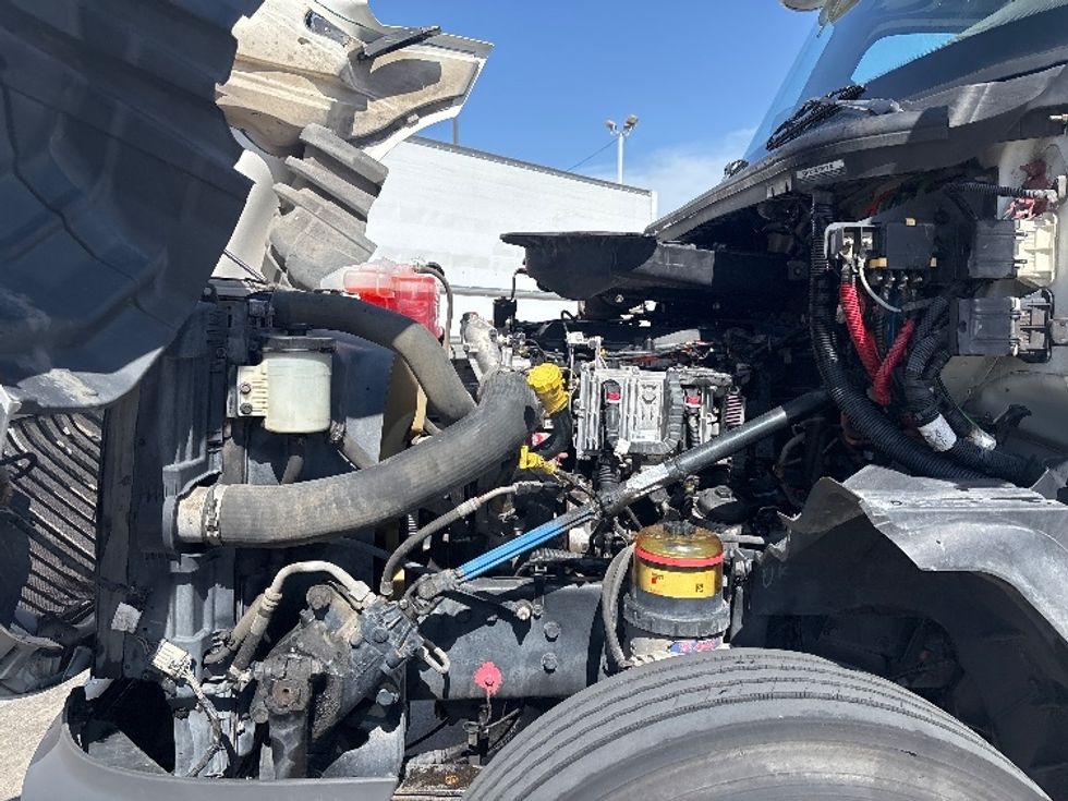 Day Cab Tractor-Heavy Duty Tractors-International-2019-LT625-Arlington-TX-293,639\n\t\tmiles-$ 26,750 - Image 15
