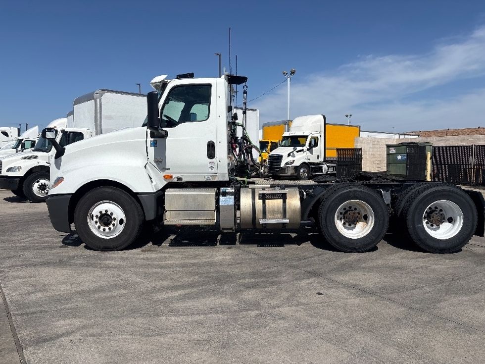 Day Cab Tractor-Heavy Duty Tractors-International-2019-LT625-Arlington-TX-293,639\n\t\tmiles-$ 26,750 - Image 4
