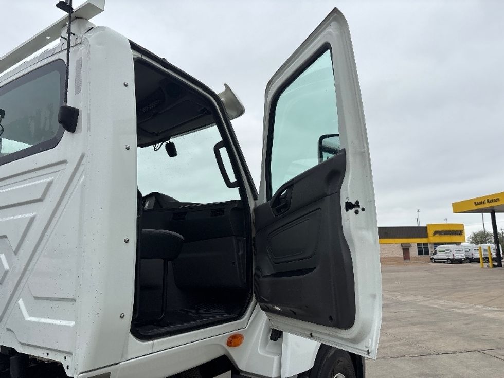 Day Cab Tractor-Heavy Duty Tractors-International-2019-LT625-Arlington-TX-460,911\n\t\tmiles-$ 22,250 - Image 12