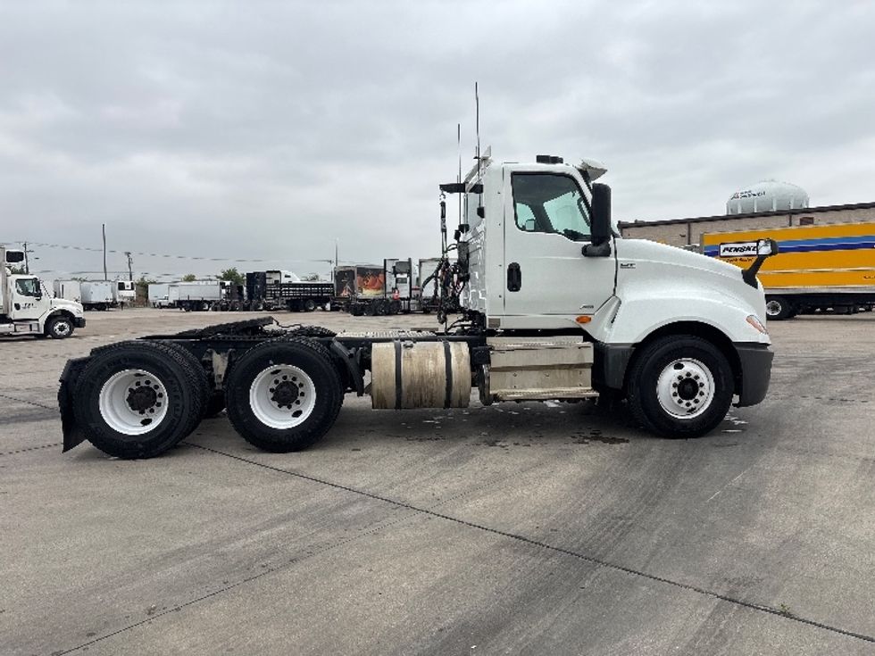 Day Cab Tractor-Heavy Duty Tractors-International-2019-LT625-Arlington-TX-460,911\n\t\tmiles-$ 22,250 - Image 8
