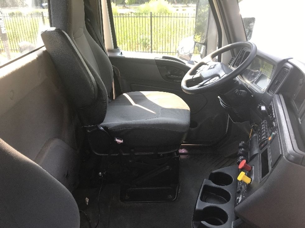 Day Cab Tractor-Heavy Duty Tractors-International-2019-LT625-Ashland-VA-260,157\n\t\tmiles-$ 31,250 - Image 14