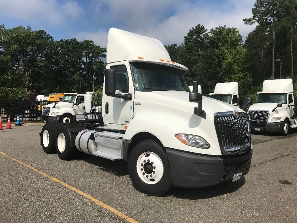 Day Cab Tractor-Heavy Duty Tractors-International-2019-LT625-Ashland-VA-310,578\n\t\tmiles-$ 31,000 - Image 1