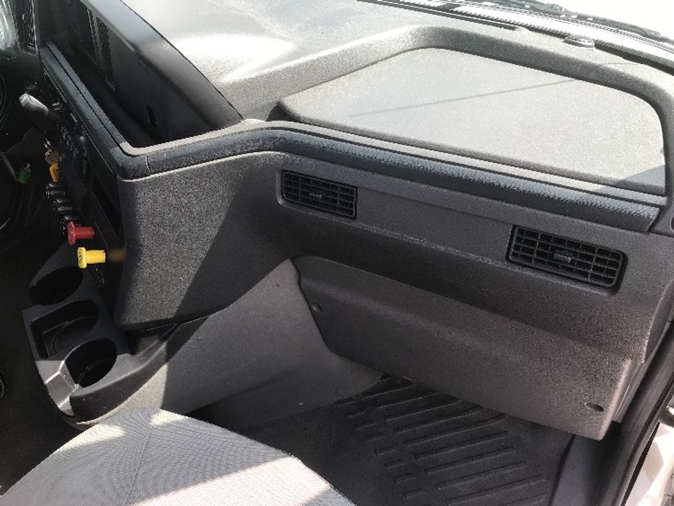 Day Cab Tractor-Heavy Duty Tractors-International-2019-LT625-Ashland-VA-310,578\n\t\tmiles-$ 31,000 - Image 12