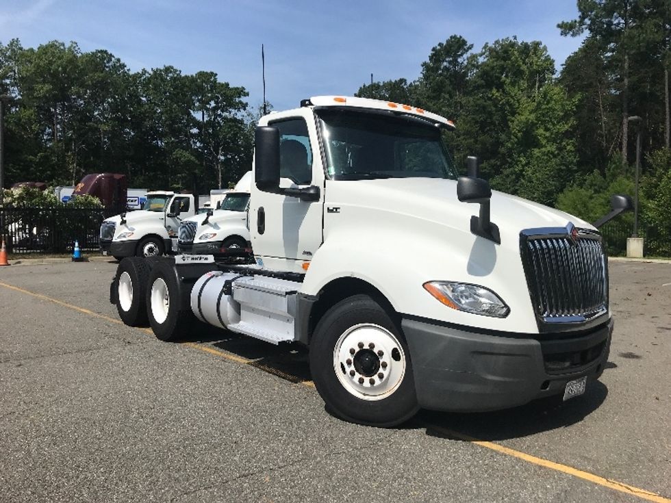 2020 Freightliner Cascadia 125" Sleeper Cab photo 18