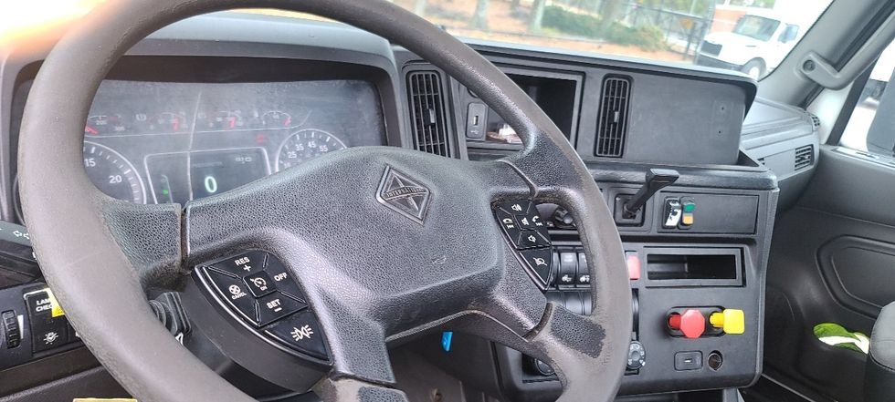 Day Cab Tractor-Heavy Duty Tractors-International-2019-LT625-Atlanta-GA-359,655\n\t\tmiles-$ 29,000 - Image 11