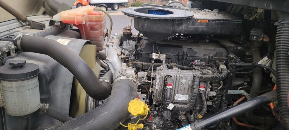 Day Cab Tractor-Heavy Duty Tractors-International-2019-LT625-Atlanta-GA-359,655\n\t\tmiles-$ 29,000 - Image 16