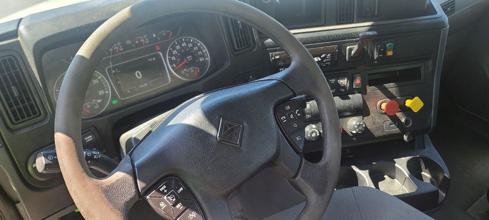 Day Cab Tractor-Heavy Duty Tractors-International-2019-LT625-Atlanta-GA-398,194\n\t\tmiles-$ 26,750 - Image 11