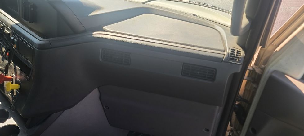 Day Cab Tractor-Heavy Duty Tractors-International-2019-LT625-Atlanta-GA-398,194\n\t\tmiles-$ 26,750 - Image 13