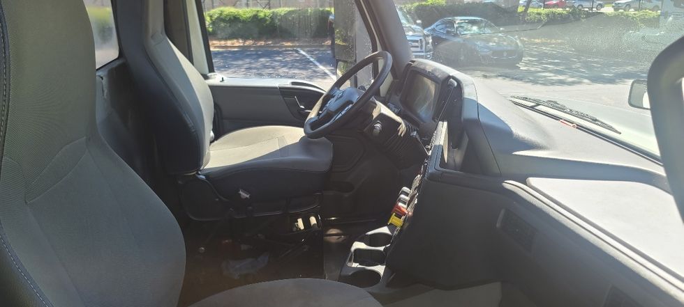 Day Cab Tractor-Heavy Duty Tractors-International-2019-LT625-Atlanta-GA-398,194\n\t\tmiles-$ 26,750 - Image 14