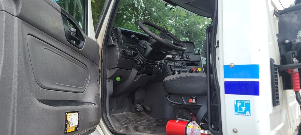 Day Cab Tractor-Heavy Duty Tractors-International-2019-LT625-Atlanta-GA-407,561\n\t\tmiles-$ 26,250 - Image 9