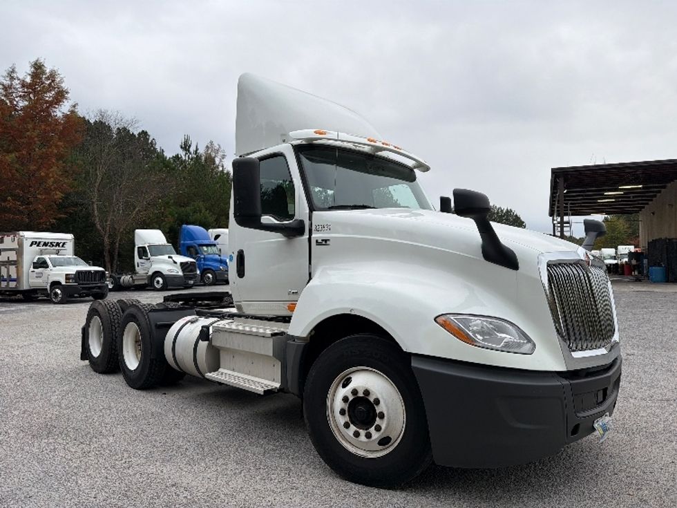 Day Cab Tractor-Heavy Duty Tractors-International-2019-LT625-Atlanta-GA-439,205\n\t\tmiles-$ 22,250 - Image 1