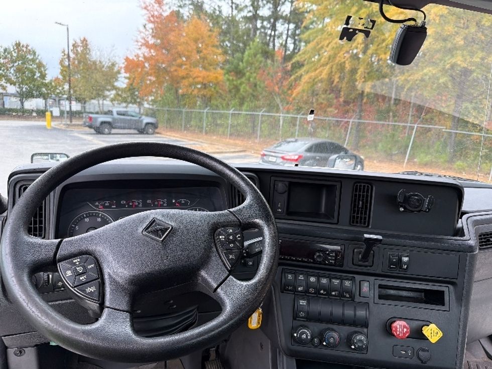 Day Cab Tractor-Heavy Duty Tractors-International-2019-LT625-Atlanta-GA-439,205\n\t\tmiles-$ 22,250 - Image 10