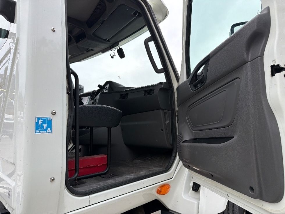 Day Cab Tractor-Heavy Duty Tractors-International-2019-LT625-Atlanta-GA-439,205\n\t\tmiles-$ 22,250 - Image 11