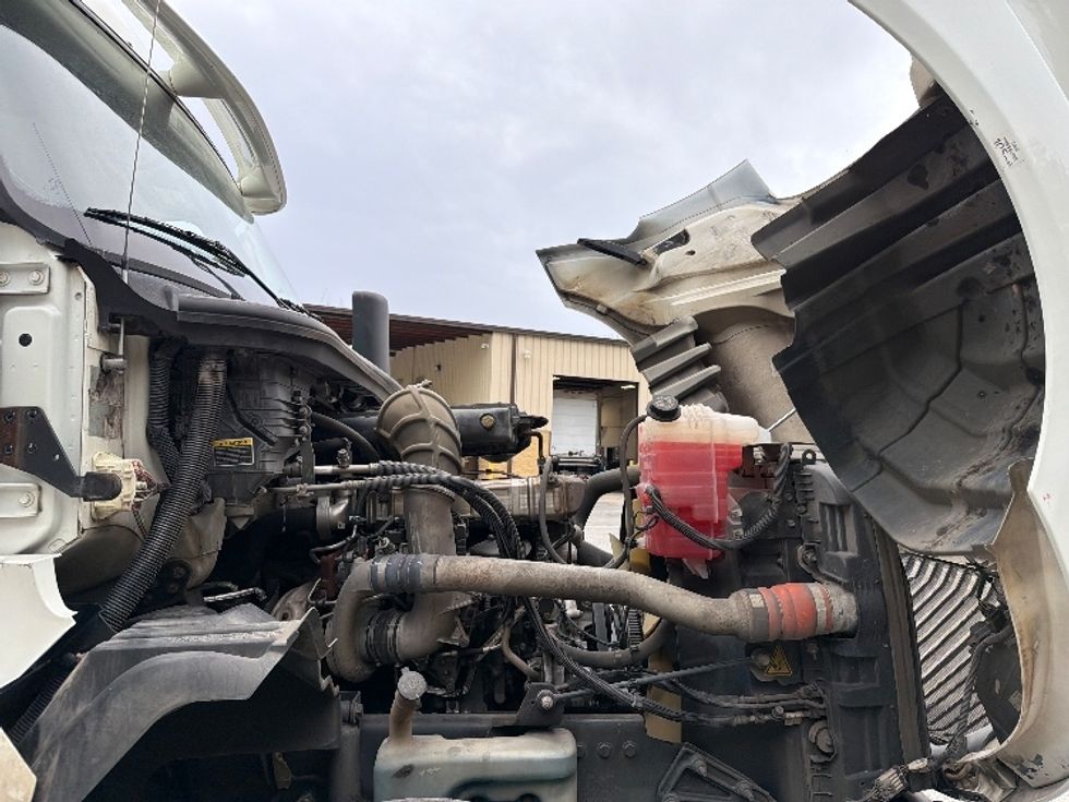 Day Cab Tractor-Heavy Duty Tractors-International-2019-LT625-Atlanta-GA-439,205\n\t\tmiles-$ 22,250 - Image 14