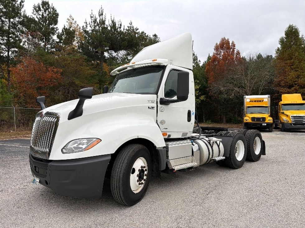 Day Cab Tractor-Heavy Duty Tractors-International-2019-LT625-Atlanta-GA-439,205\n\t\tmiles-$ 22,250 - Image 3
