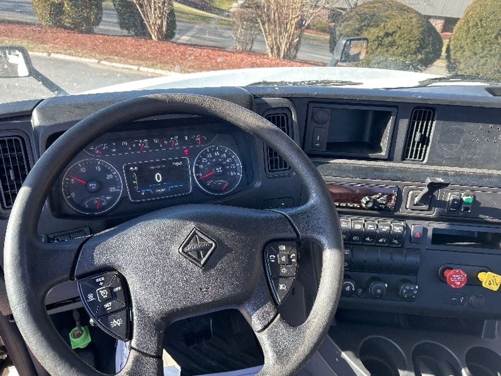 Day Cab Tractor-Heavy Duty Tractors-International-2019-LT625-Auburn-MA-476,192\n\t\tmiles-$ 22,250 - Image 10