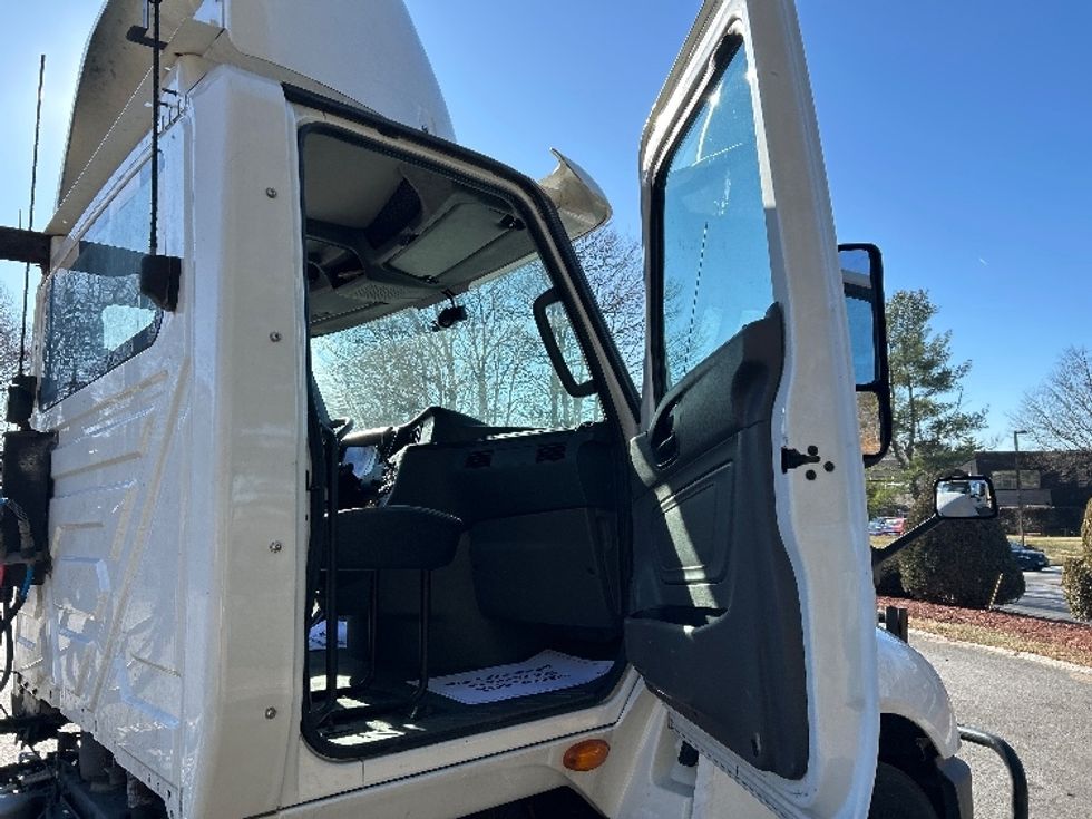 Day Cab Tractor-Heavy Duty Tractors-International-2019-LT625-Auburn-MA-476,192\n\t\tmiles-$ 22,250 - Image 12