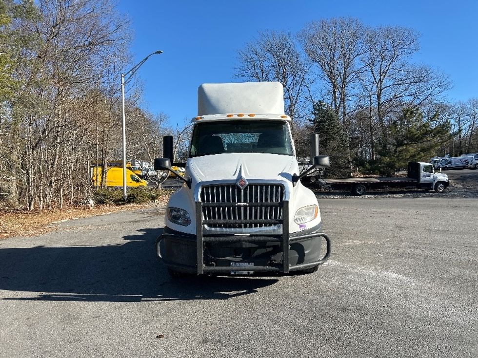 Day Cab Tractor-Heavy Duty Tractors-International-2019-LT625-Auburn-MA-476,192\n\t\tmiles-$ 22,250 - Image 2