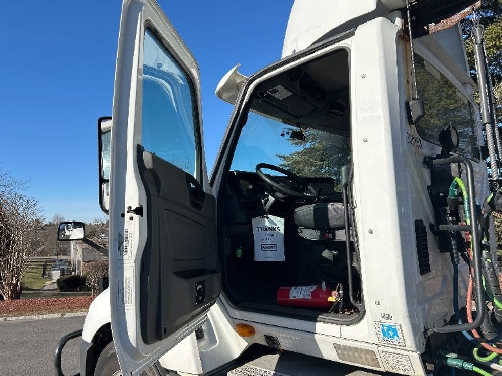 Day Cab Tractor-Heavy Duty Tractors-International-2019-LT625-Auburn-MA-476,192\n\t\tmiles-$ 22,250 - Image 9