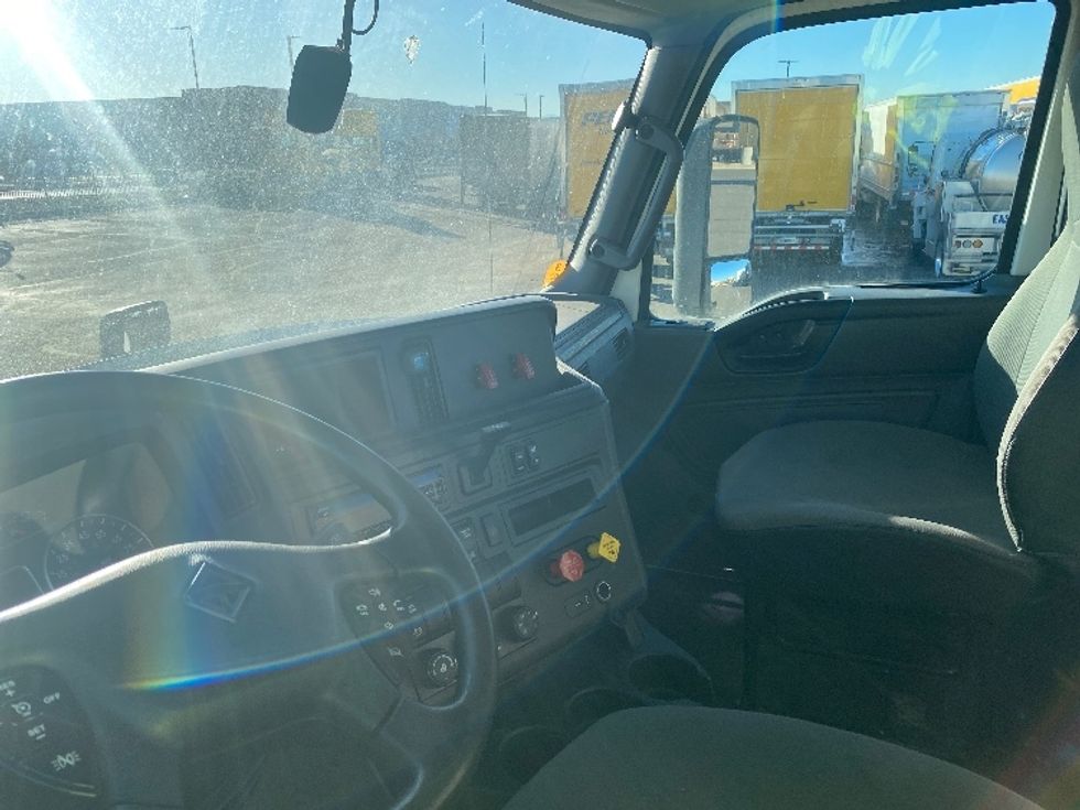Day Cab Tractor-Heavy Duty Tractors-International-2019-LT625-Aurora-CO-303,166\n\t\tmiles-$ 37,000 - Image 10