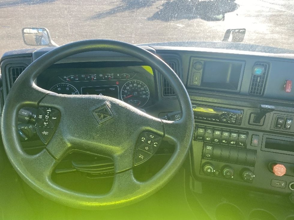 Day Cab Tractor-Heavy Duty Tractors-International-2019-LT625-Aurora-CO-303,166\n\t\tmiles-$ 37,000 - Image 11