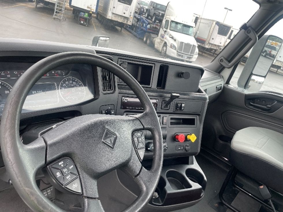 Day Cab Tractor-Heavy Duty Tractors-International-2019-LT625-Aurora-CO-94,473\n\t\tmiles-$ 33,000 - Image 10